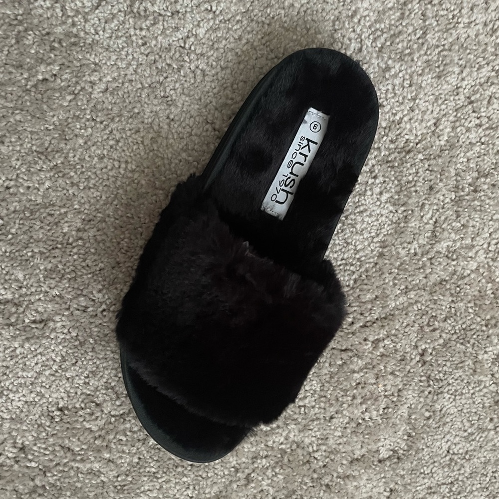 Krush faux fur slide: never worn